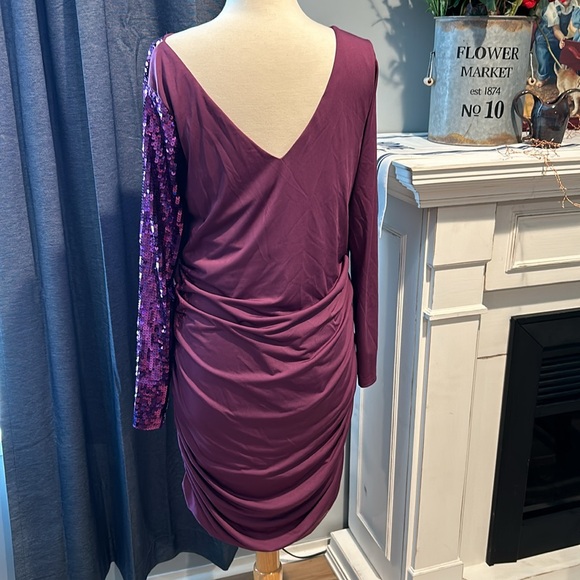 NWT VENUS twist front sequin dress - Picture 6 of 9